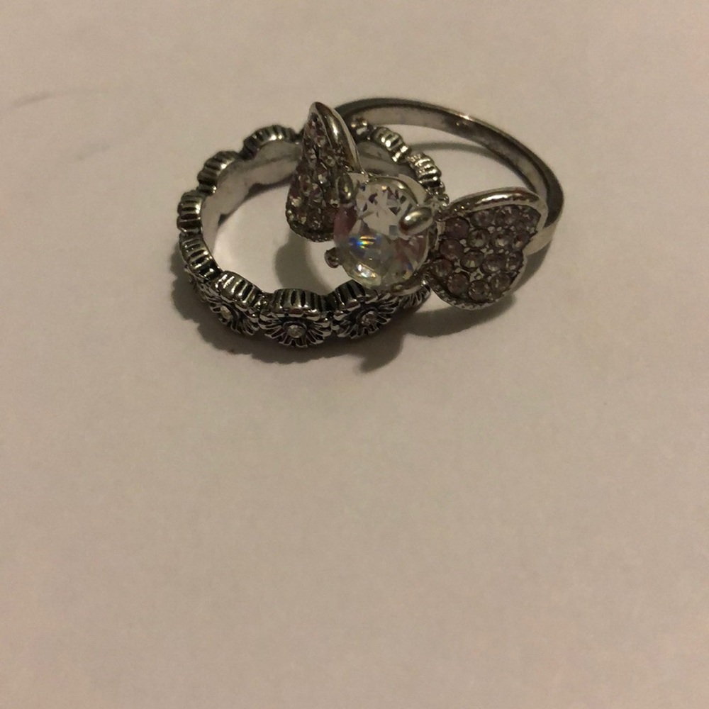 2 silver sparkly rings